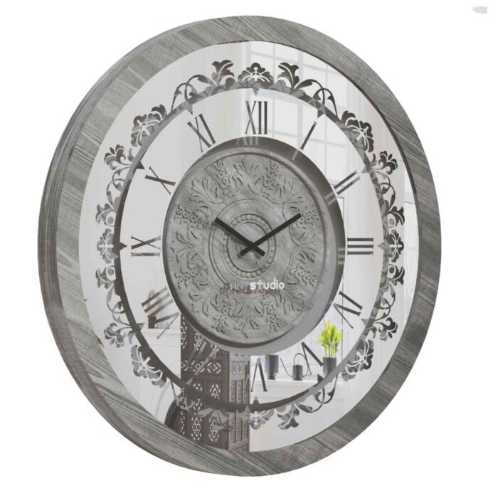 Introducing our stunning Roman Numeral Wall Clock - the perfect Unique Wall Art for Living Rooms! This Chic Vintage Look Round Wall Clock in Silver Patina exudes elegance and charm, making it an ideal addition to any stylish home decor. Add a touch of sophistication to your living space with this elegant timepiece, designed to be a standout Statement Piece in any room. Elevate your interior design with this exquisite clock and create a truly luxurious atmosphere in your home.